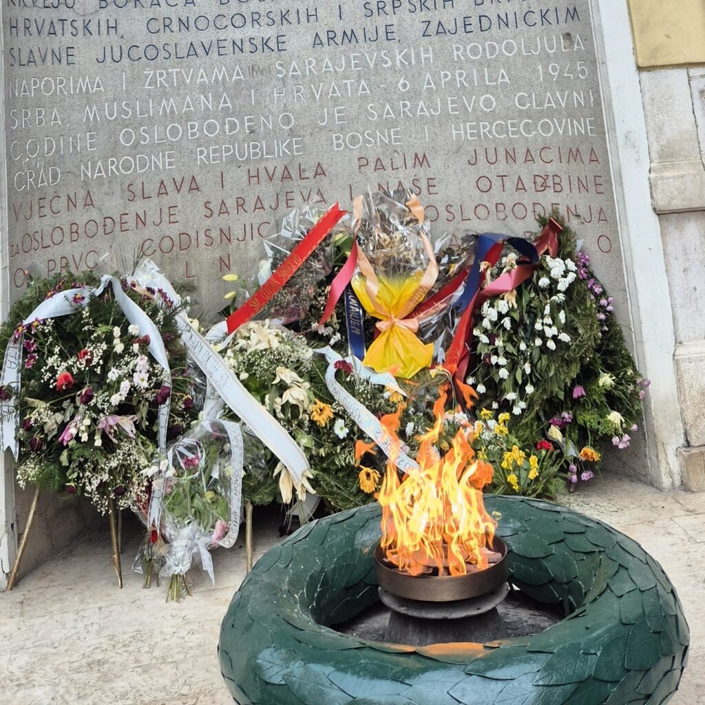 Sönmeyen Ateş (Vječna Vatra) Anıtı - Saraybosna