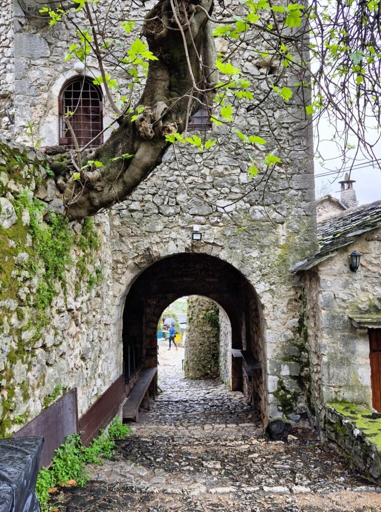 Poçitel Köyü Giriş Kapısı