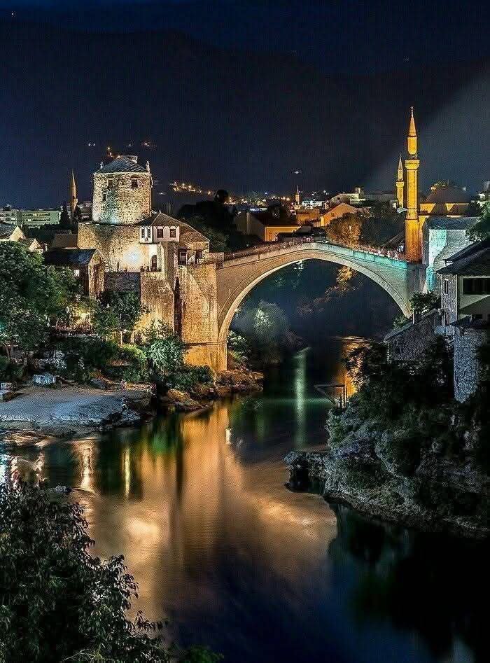 Mostar Köprüsü Gece