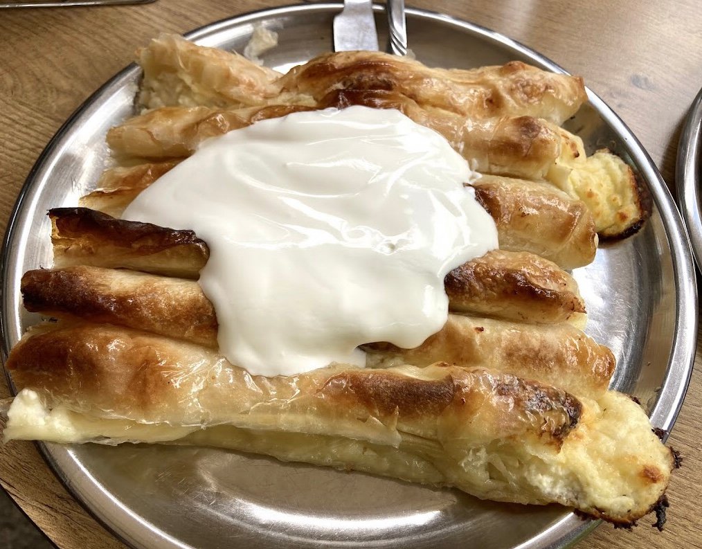 Boşnak Böreği Yoğurtlu