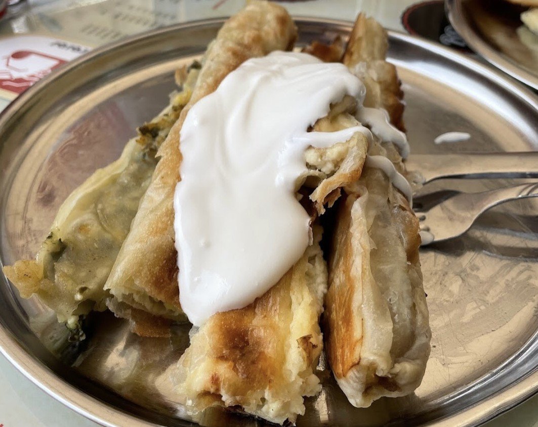 Boşnak Böreği Üzeri yoğurtlu