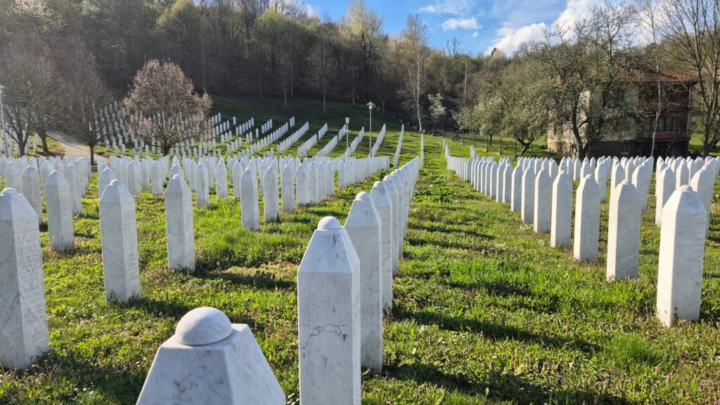 Srebrenica Potoçari Şehitliği